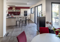 Maison à étage en L