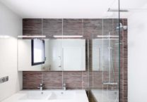 salle d'eau de la suite parentale avec double vasqe et douche à l'italienne