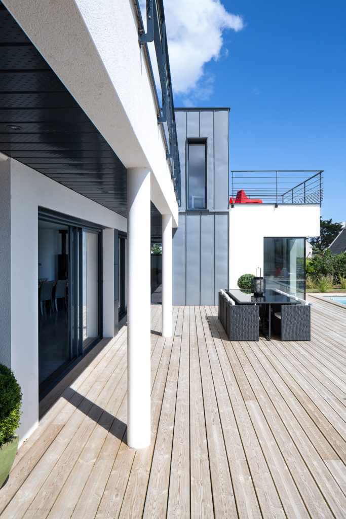 Maison avec balcon et piscine