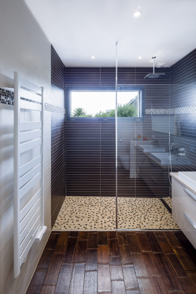 Maison avec balcon et piscine