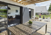 pergola-terrasse-bois-maison-traditionnelle-trecobat