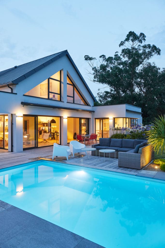 maison-piscine-nuit-trecobat-56