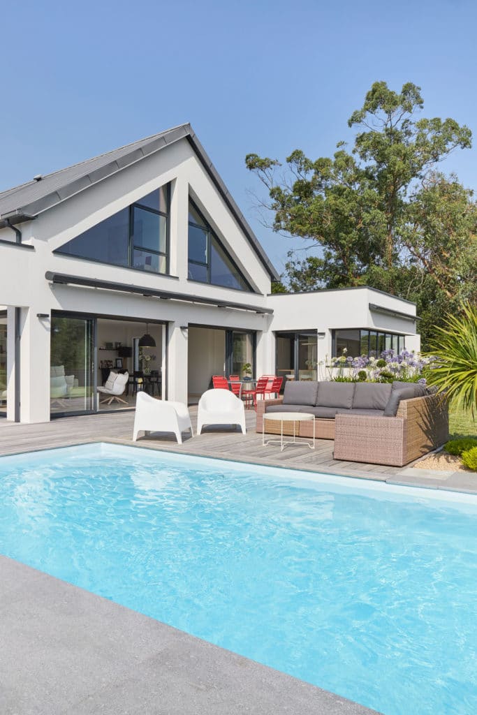 maison-trecobat-piscine-terrasse-morbihan