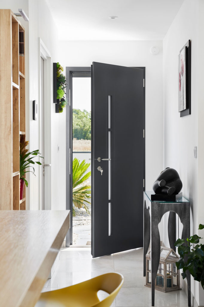 porte-entrée-intérieure-maison-t