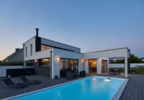 maison-contemporaine-de-nuit