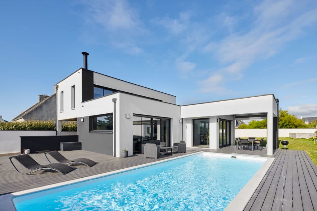 maison-contemporaine-piscine-enterrée-