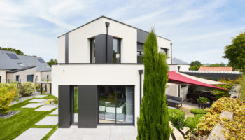 Maison moderne en lotissement