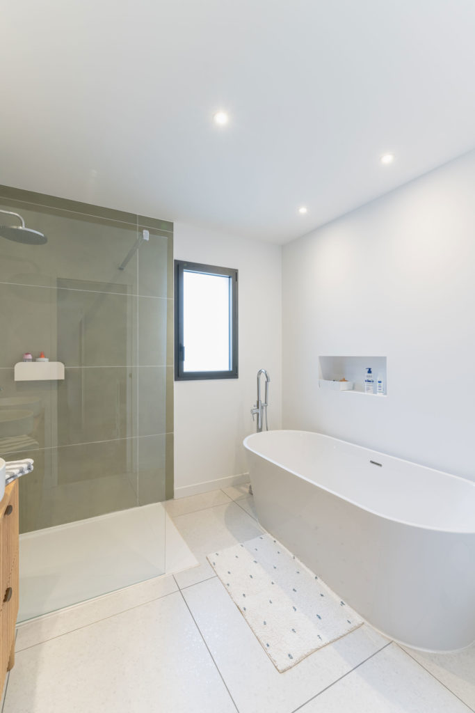 salle-bain-maison-trecobat-brest