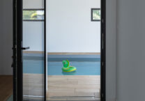 couloir-piscine-interieure-maison