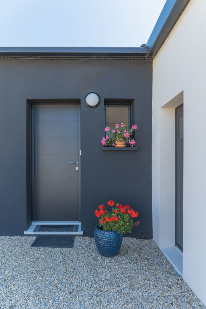 porte-entrée-maison-neuve-