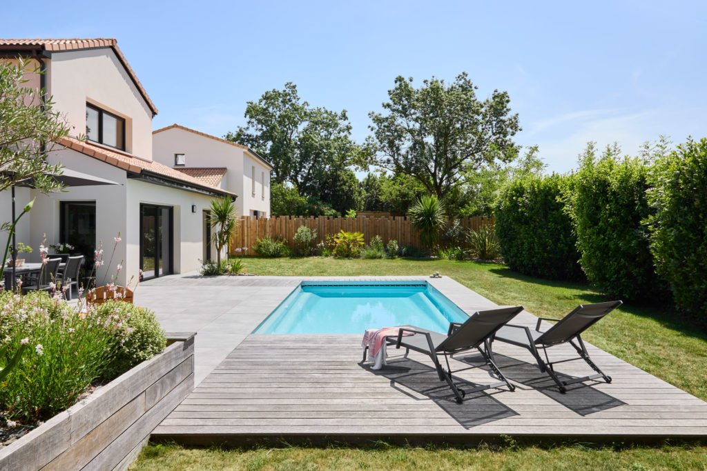 extérieur-piscine-jardin-maison-
