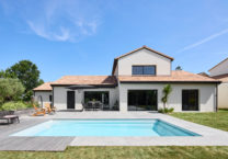 piscine-terrasse-extérieure-maison-