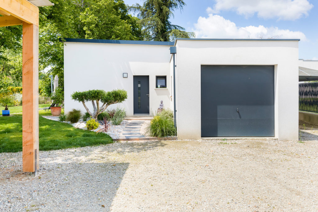 garage-entrée-maison-neuve-