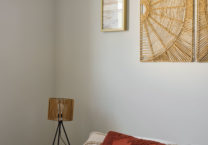 chambre-lit-deco-coussins