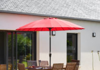 terrasse-bois-espace-repas-extérieur