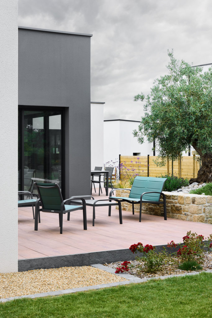 extérieur-maison-salon-jardin
