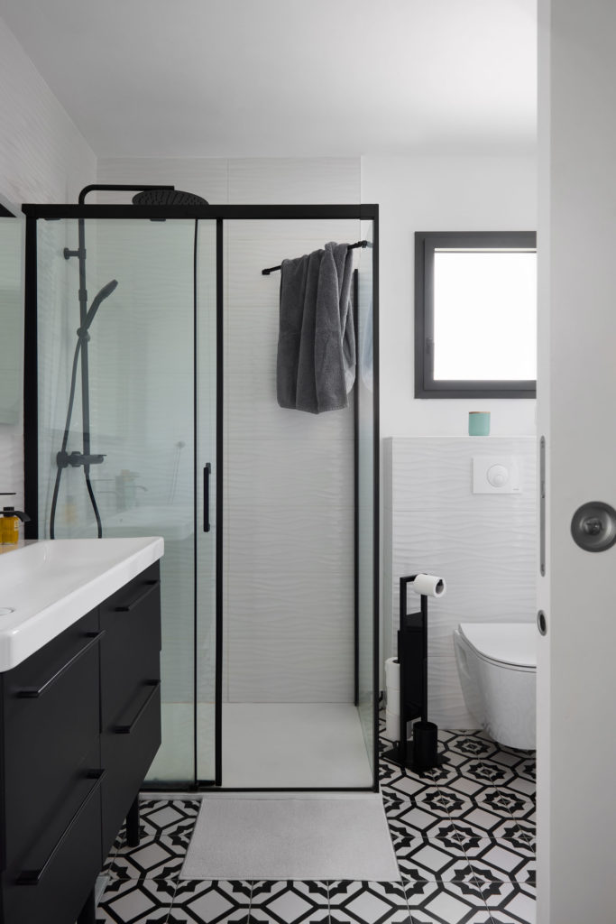 salle-douche-moderne-maison-neuve