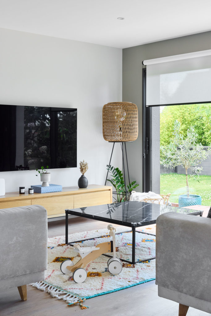salon-coin-télé-repos-maison