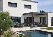 Maison-contemporaine-piscine-trecobat