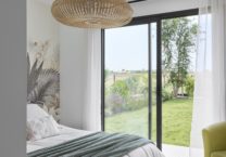 chambre-maison-contemporaine-piscine-trecobat