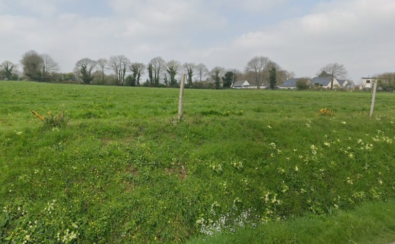 Terrain à Garlan 29610 586m2 53900 € - VVAN-26-10-22-28