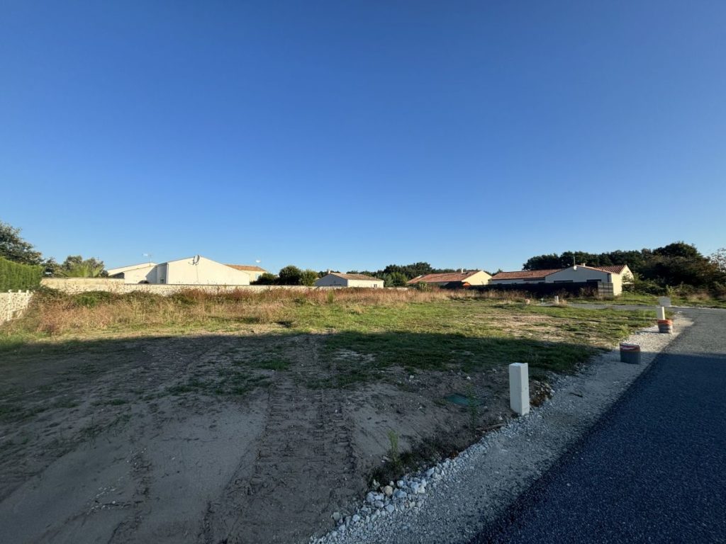 Terrain à Grandchamp-des-Fontaines 44119 369m2 115000 € - BF-26-06-18-2