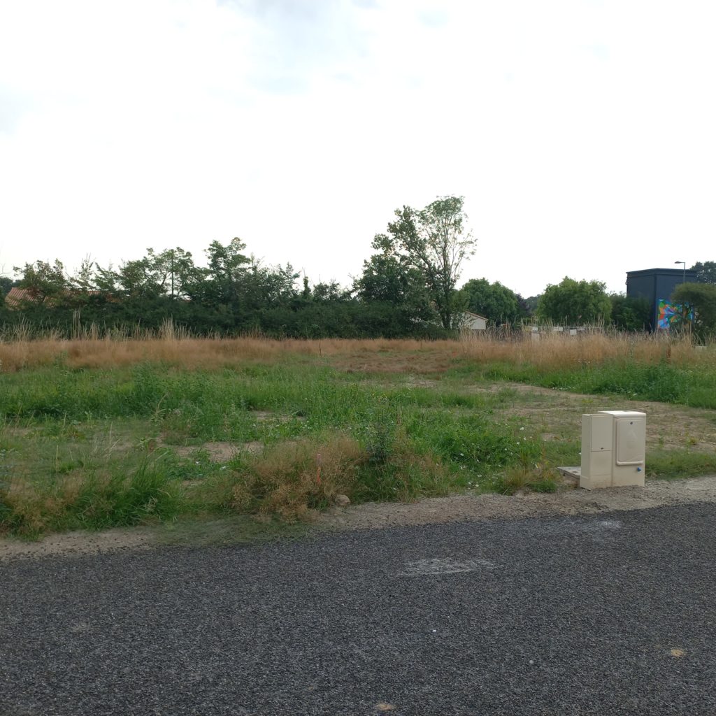 Terrain à Saint-Philbert-de-Grand-Lieu 44310 310m2 99000 € - BF-26-09-15-1